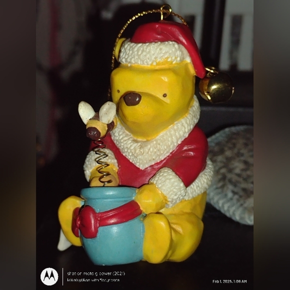 VTG Disney Classic Pooh “Winnie The Pooh & Honey Pot” Christmas Ornament - Picture 3 of 8